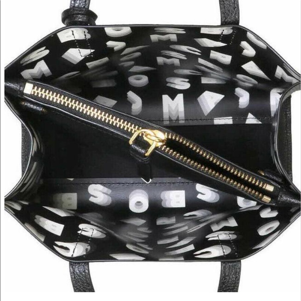 Marc Jacobs
Grind Leather Tote